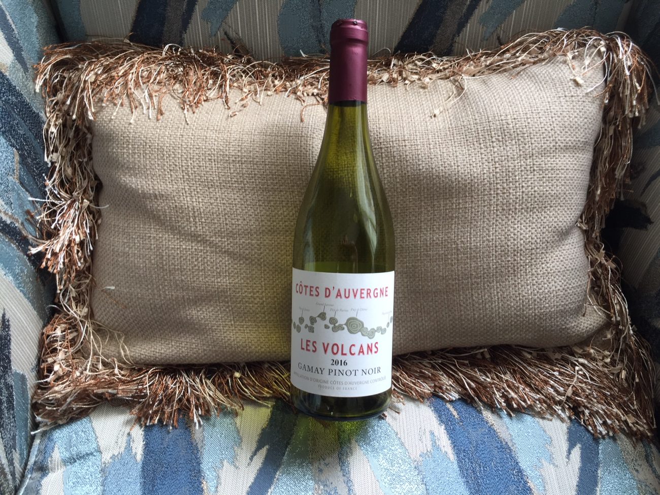 Les Volcans – Cotes d’Auvergne Gamay Pinot Noir – 2016 (Metrovino)